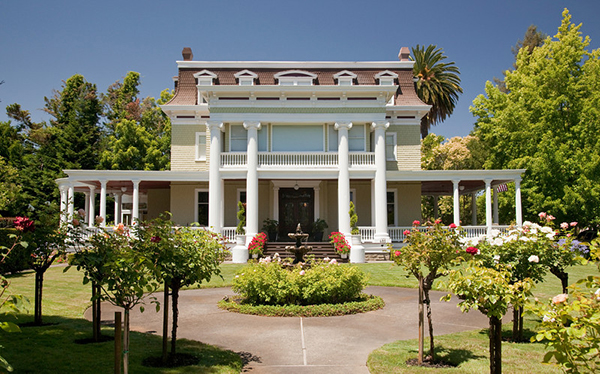 exterior view of churchill manor
