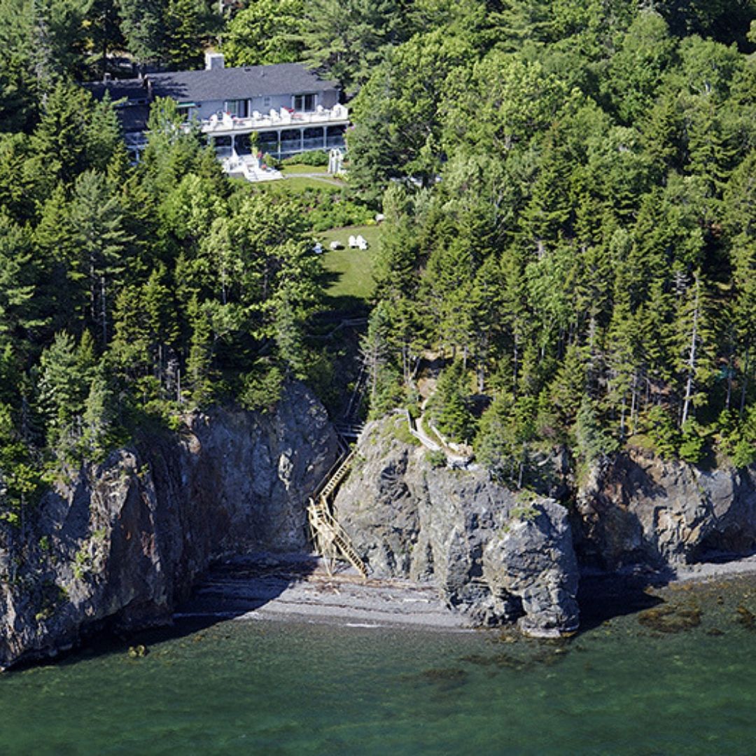 The Inn at Bay Ledge exterior.