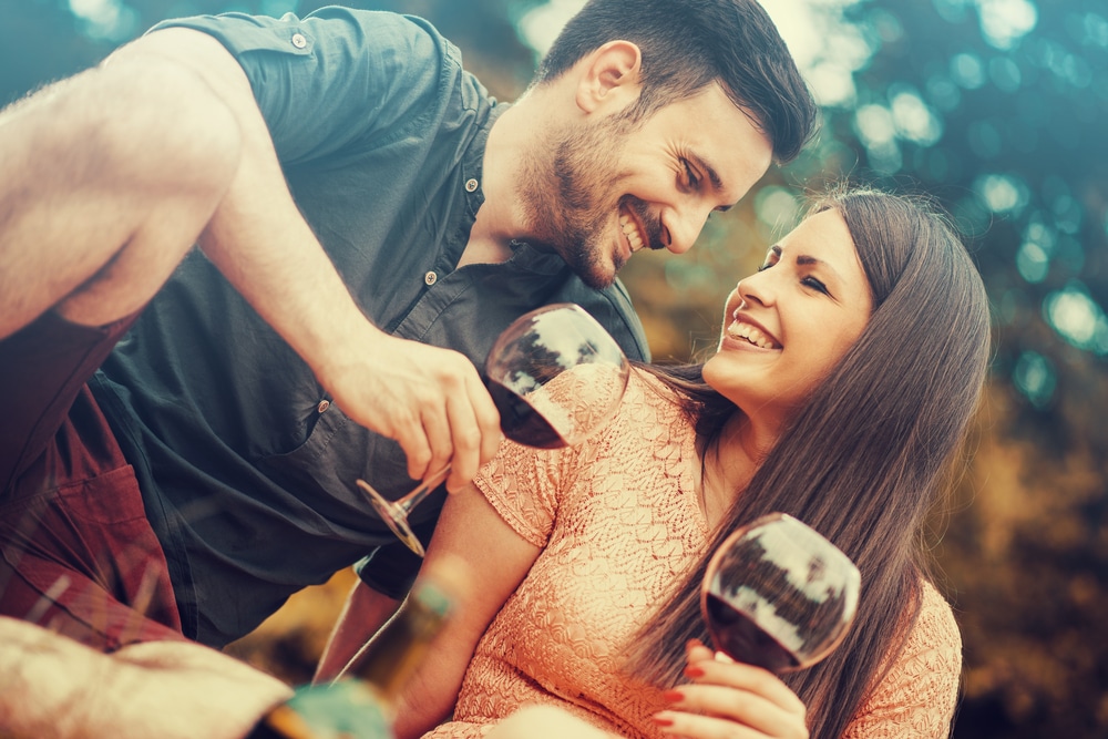 A couple enjoying some wine tasting at the best Virginia wineries of 2022